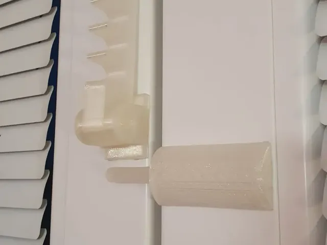 SIMPLE window vetilation adjustable holder ( no metal parts )