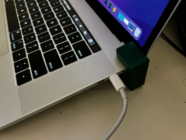 MacBook Pro (15-inch, 2018) Riser