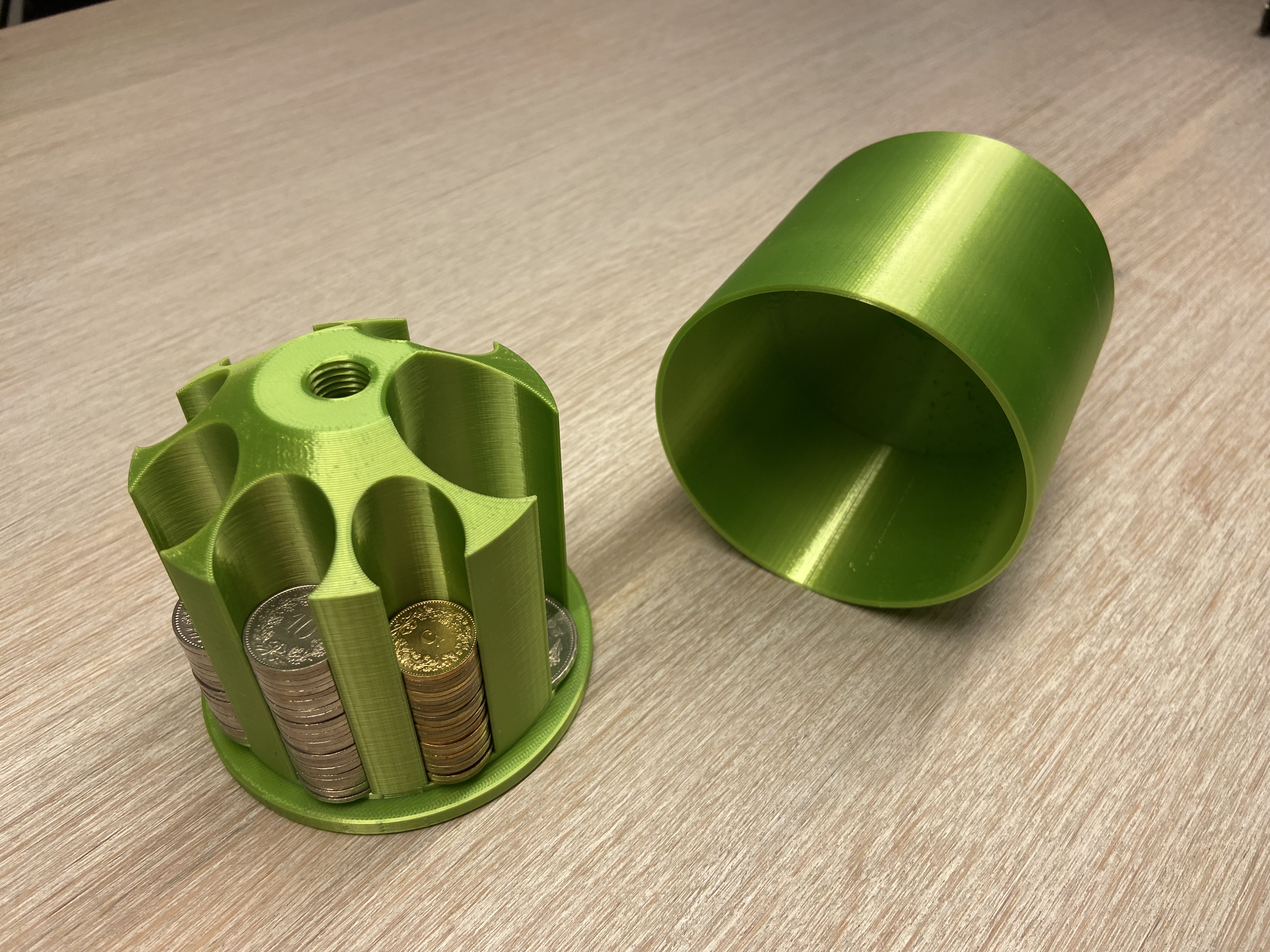 CHF coin box with lid