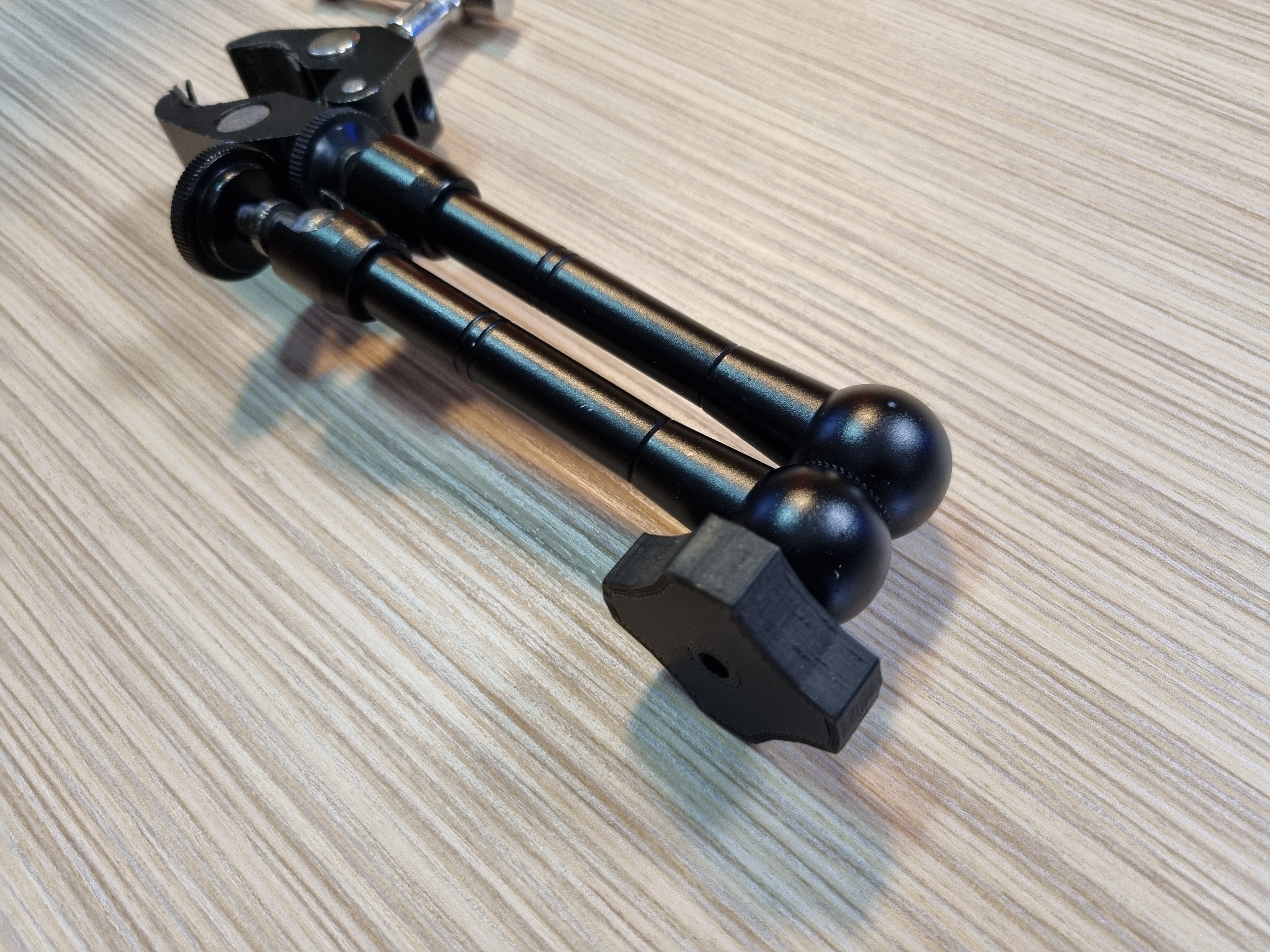 Thumbwheel/thumbnut for M5 nut Magic arm
