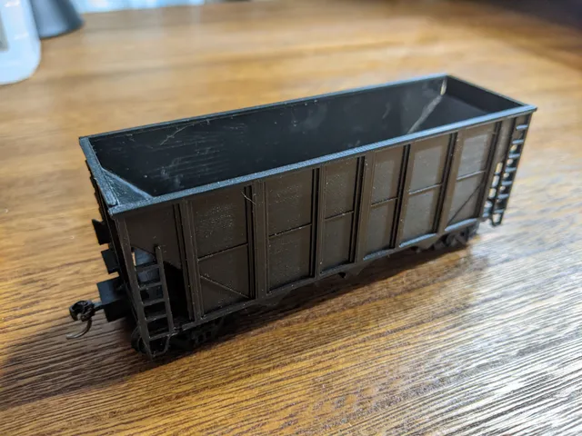 HO Scale 3 bay hopper, high side