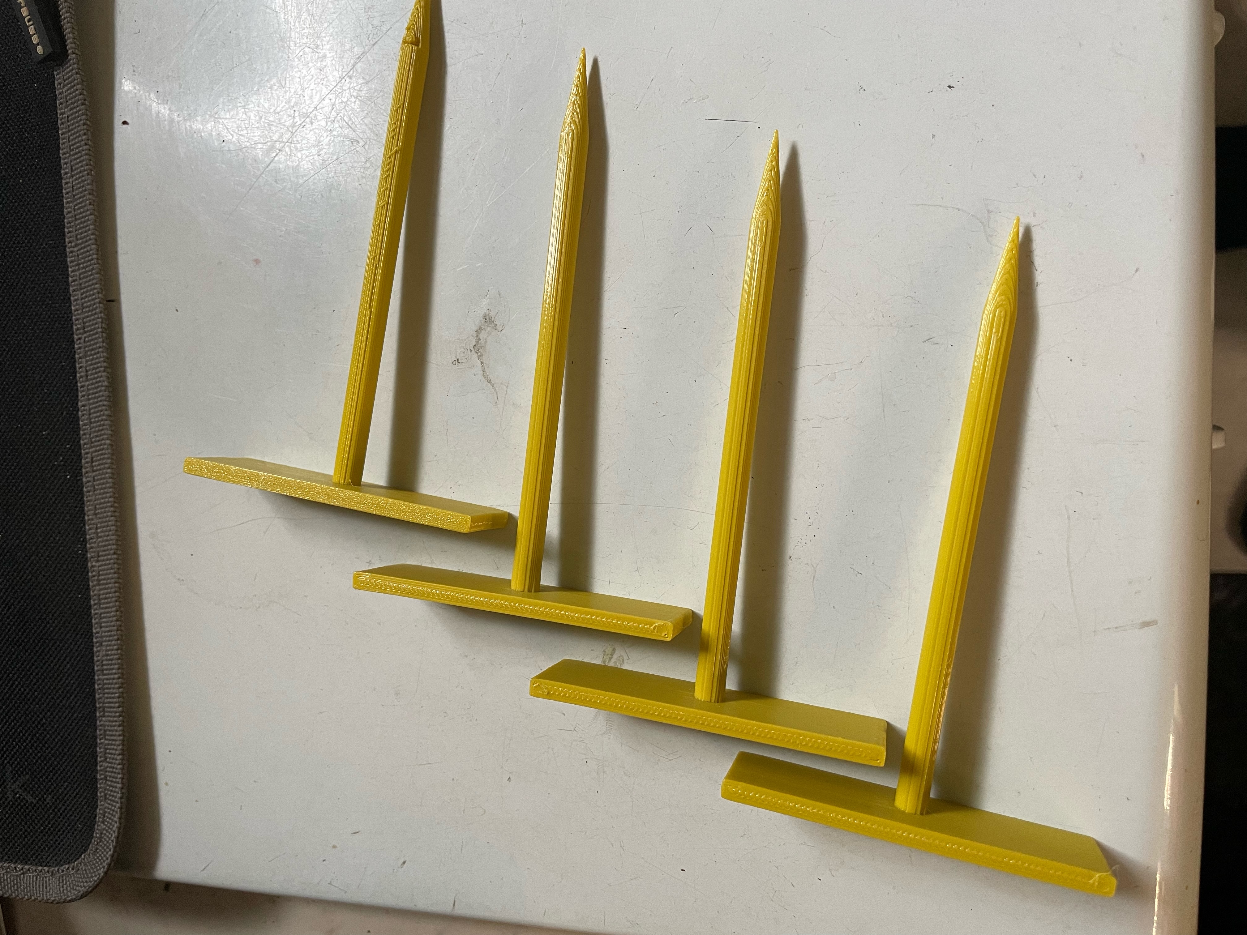 Garden fastening nails for garden fleece