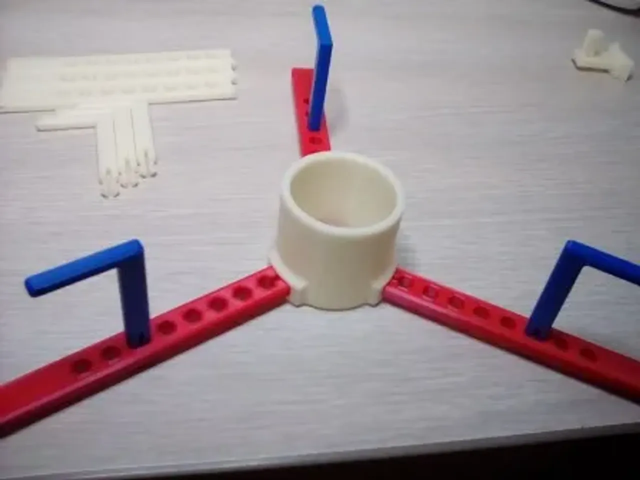 Expandable Adjustable Filament Spool by SteveS42 | Download free STL ...