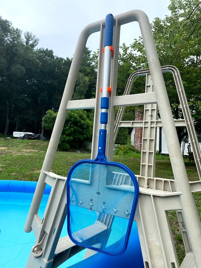 Skimmer pool mount