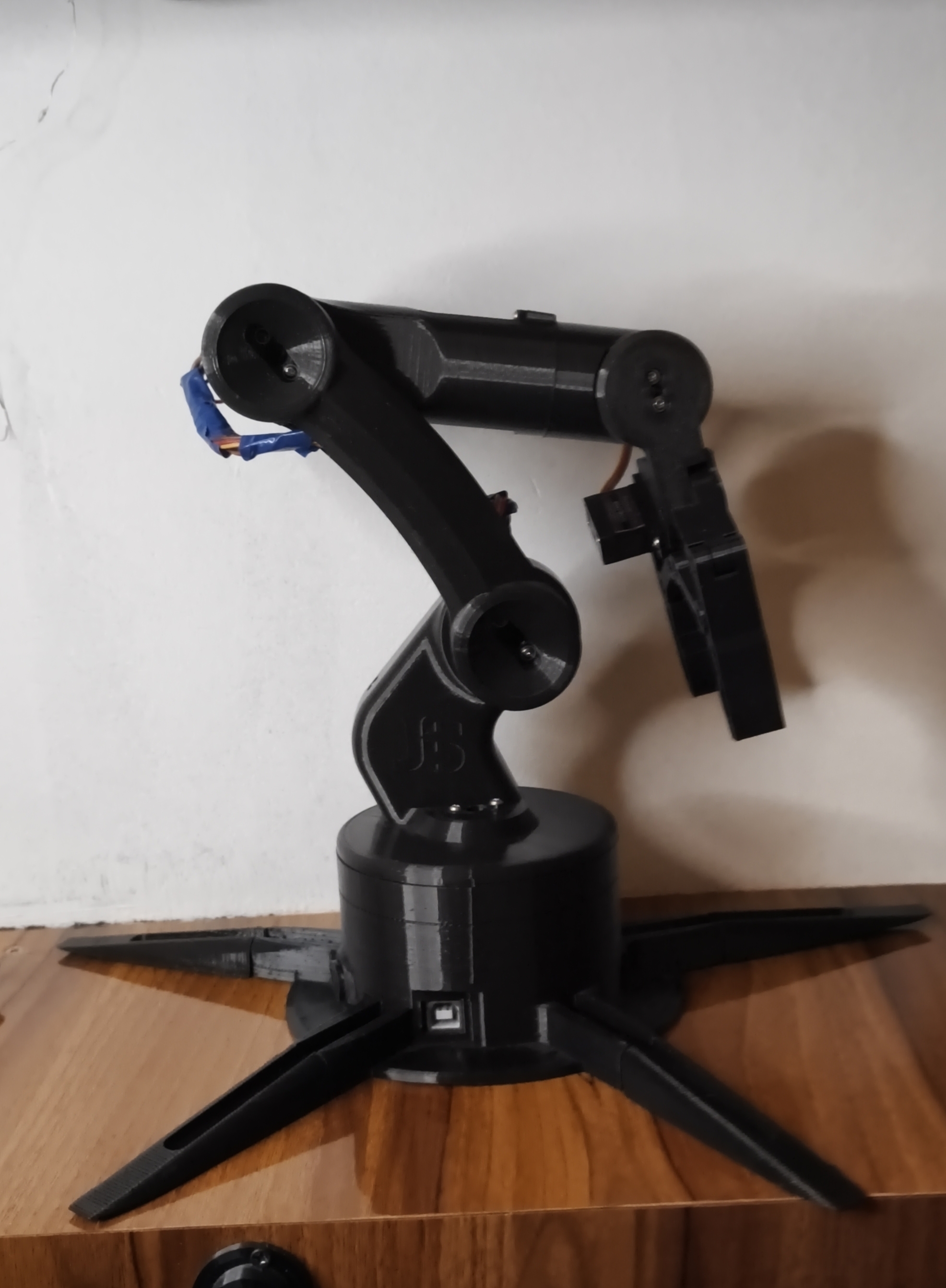 DIY ARDUINO ROBOTIC ARM WITH SOFTWARE CONTROL