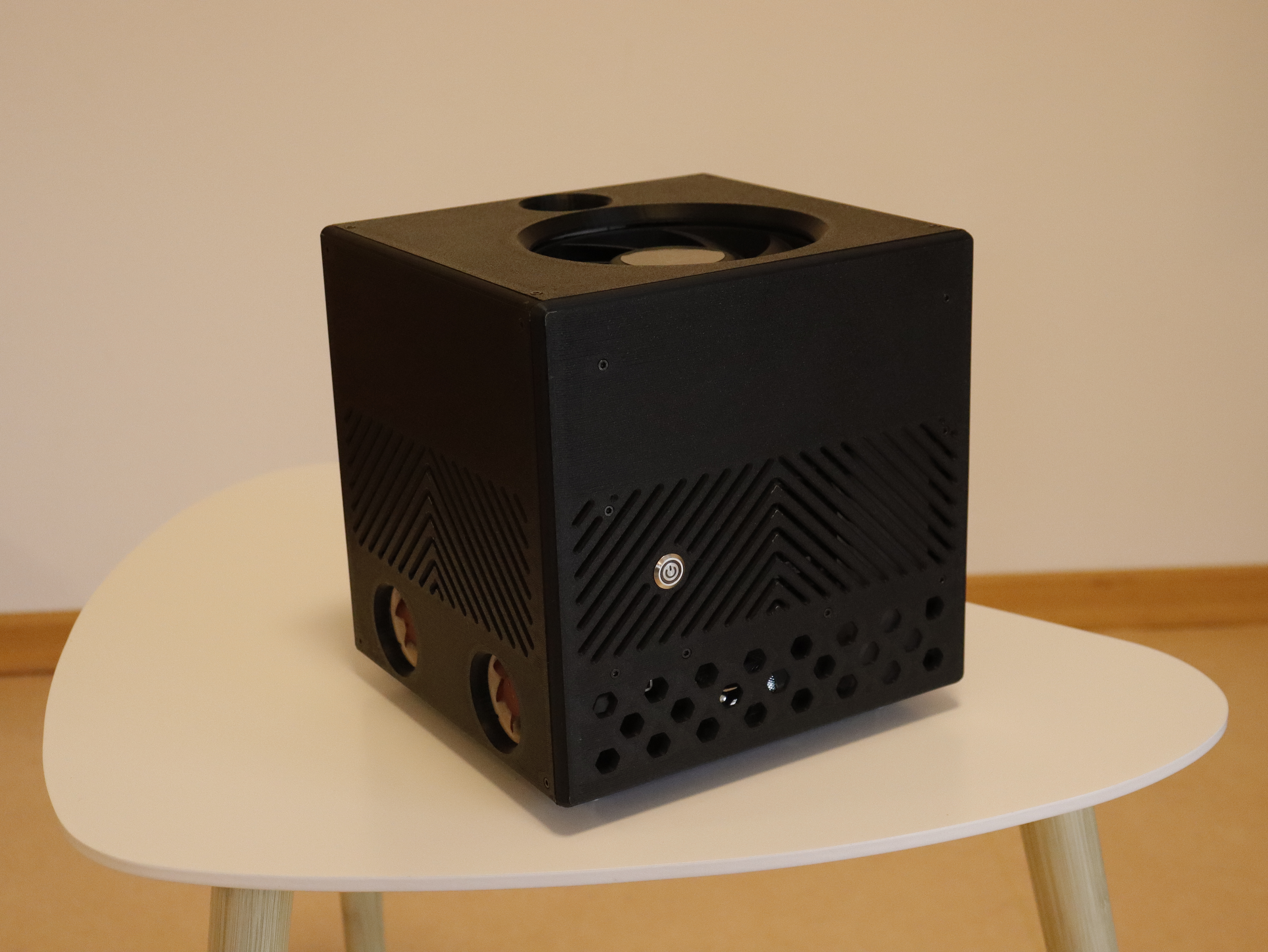 DIY Mini SFF Watercooled Gaming PC (Steam Machine)