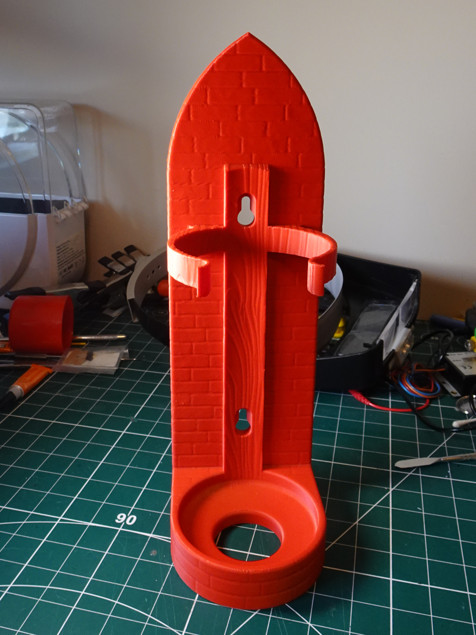 Gothic style bracket for 80mm Fire Extinguisher
