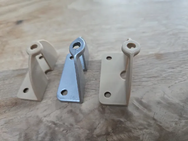 Befestigungswinkel für Schranktürgriff / Cabinet Handle Bracket