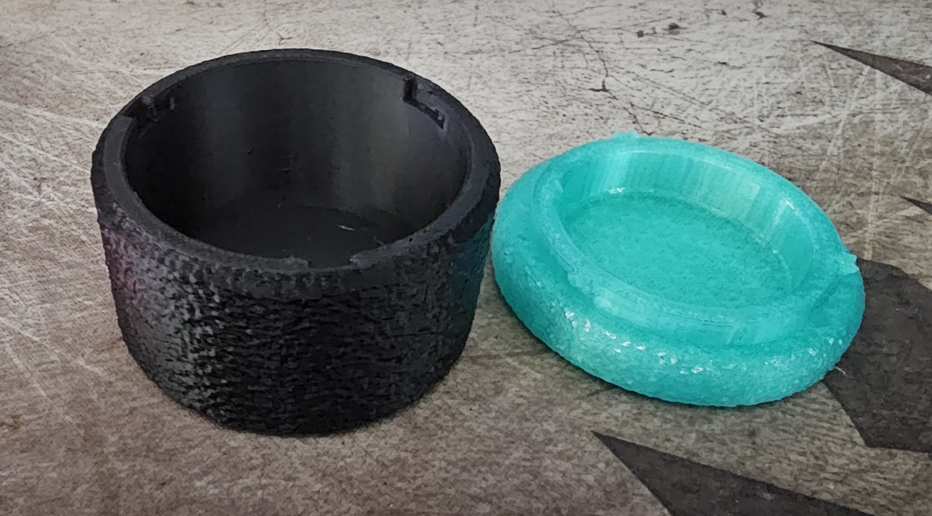 Circular box with Snap closure