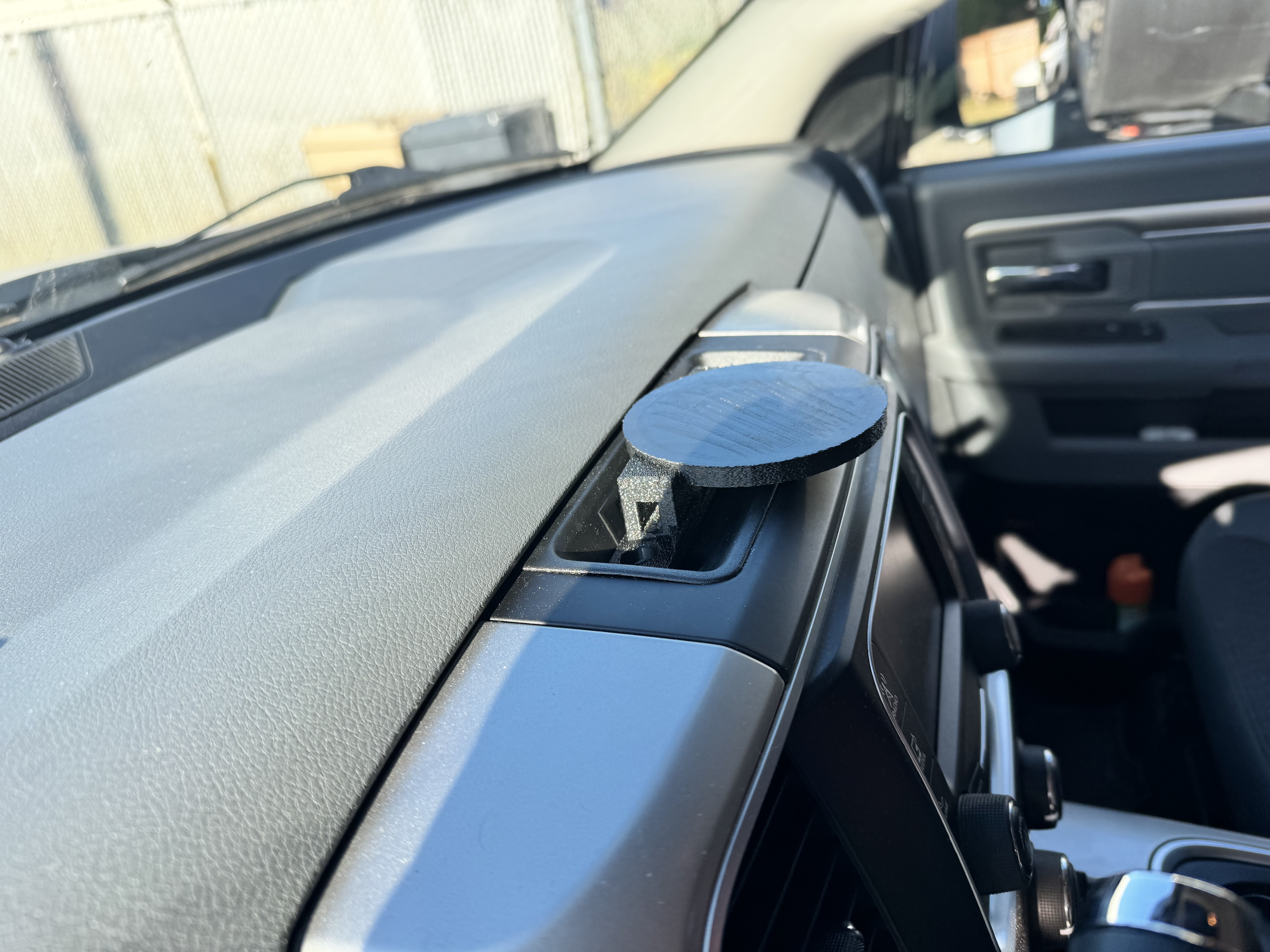 2016 Ram 3500 suction mount platform