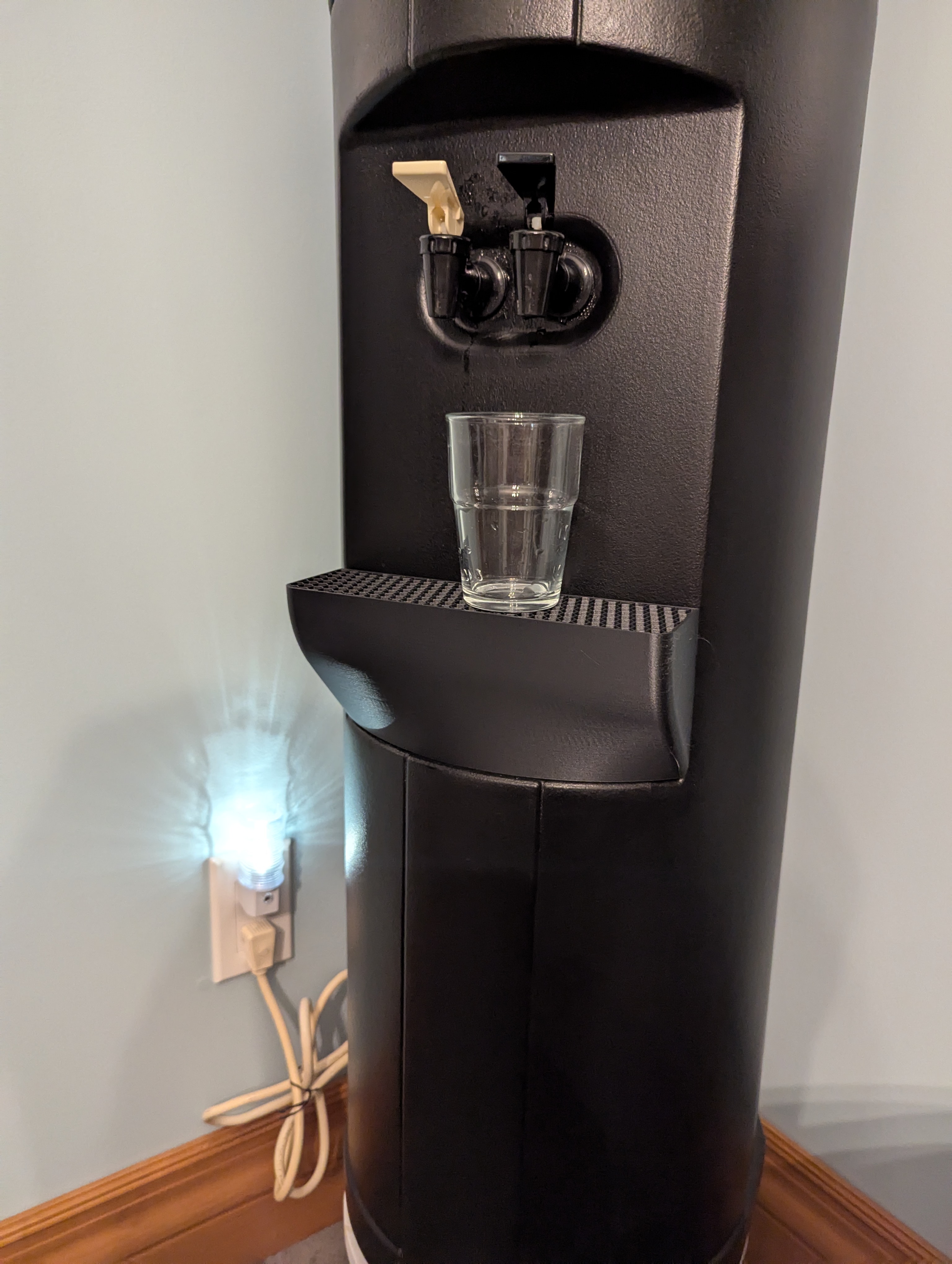 Thermal design Watercooler watertray/cup holder