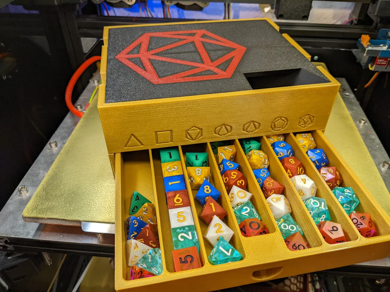 STL file Kingdom Come Deliverance: Magnetic box and dice 🧲・3D print design  to download・Cults