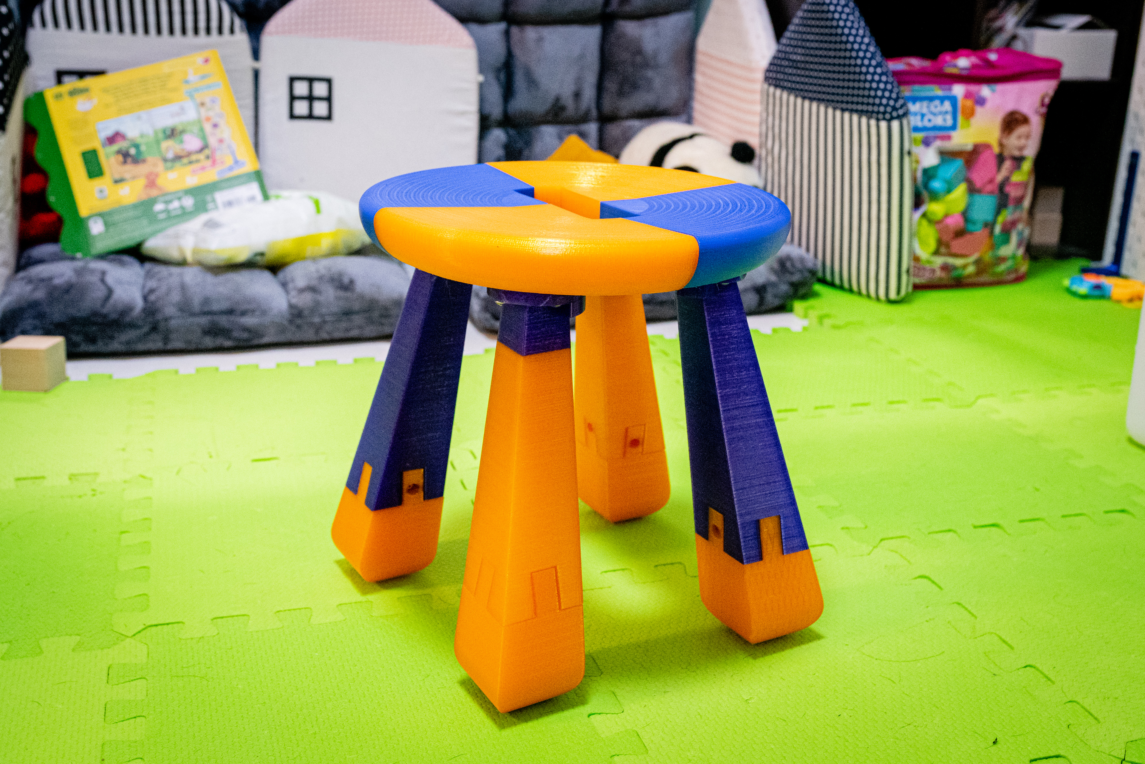 Bebe Stool