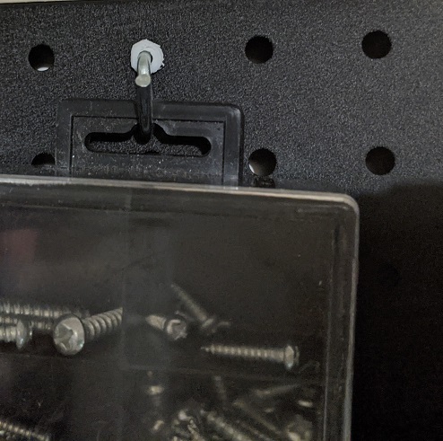 Miniatura 5 do modelo 3D Locking pegboard hook adaptor