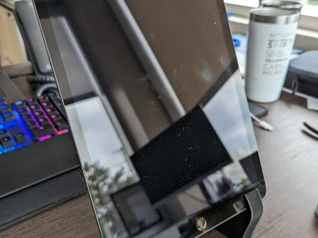 Vertical iPad Stand