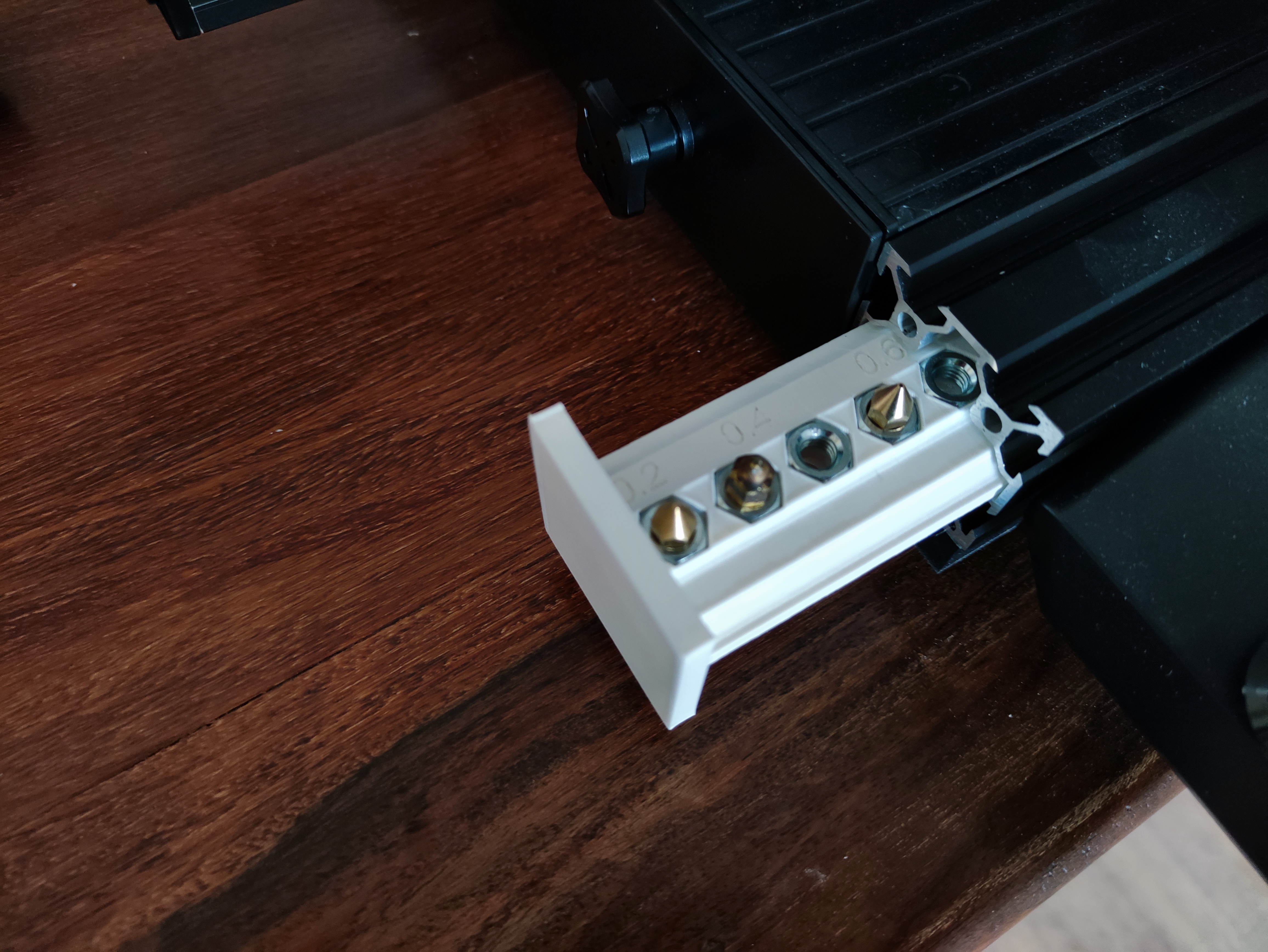 Nozzle holder inside 4040 extrusion