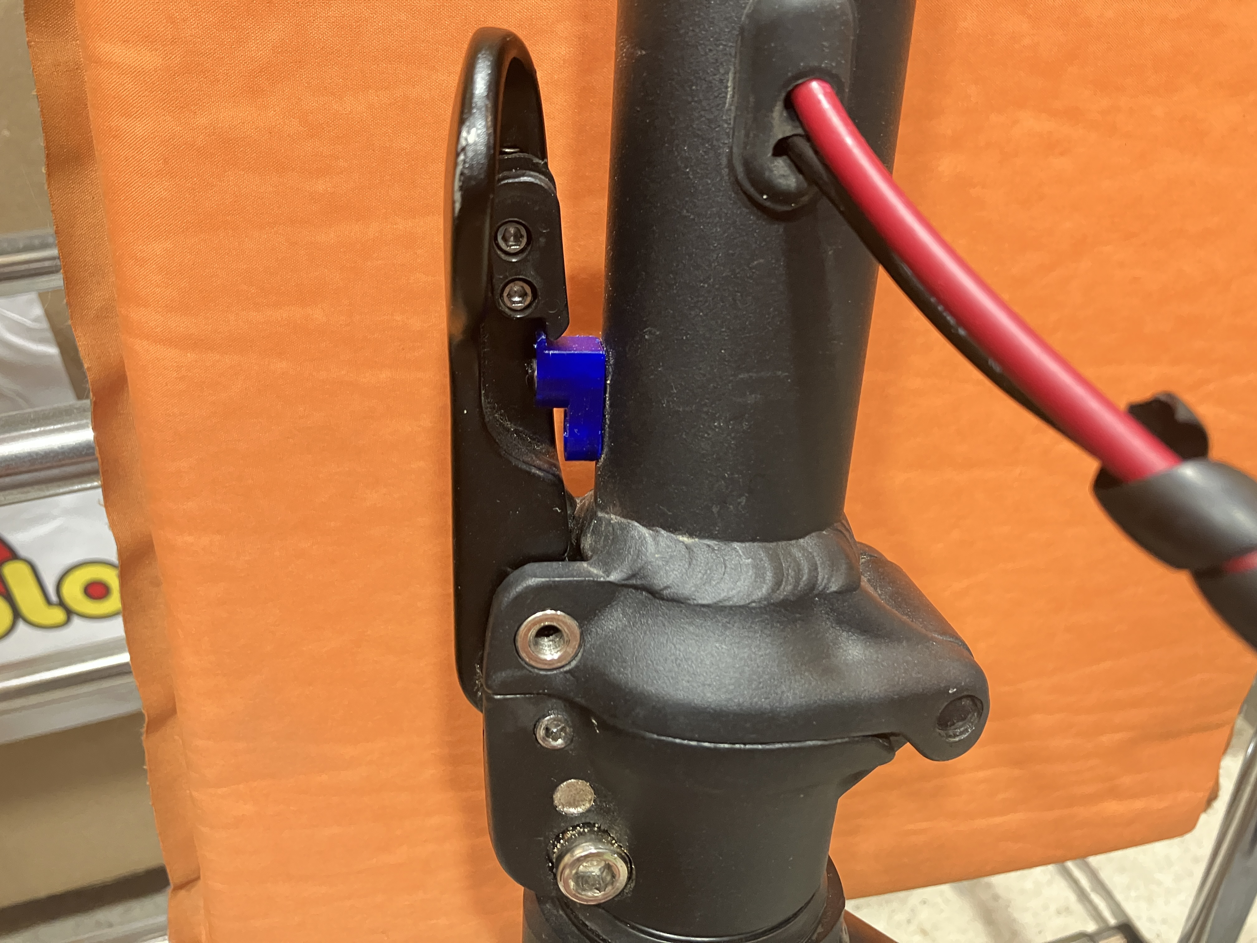 Stem Folding Clasp Stem Lock Folding Latch for e-scooter / Západka skladacieho predstavca pre e-kolobežku