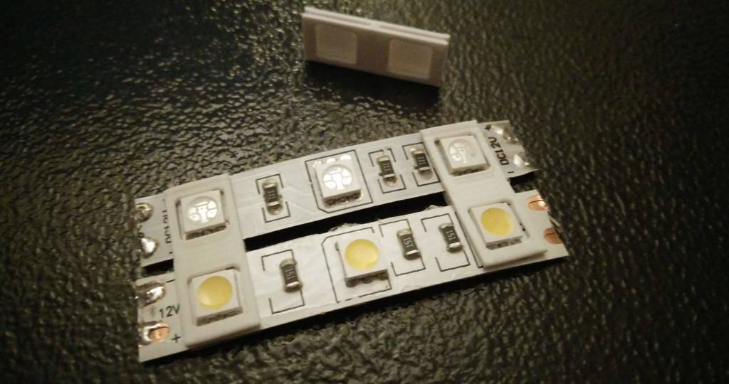 Tiny clips for parallel LED strips