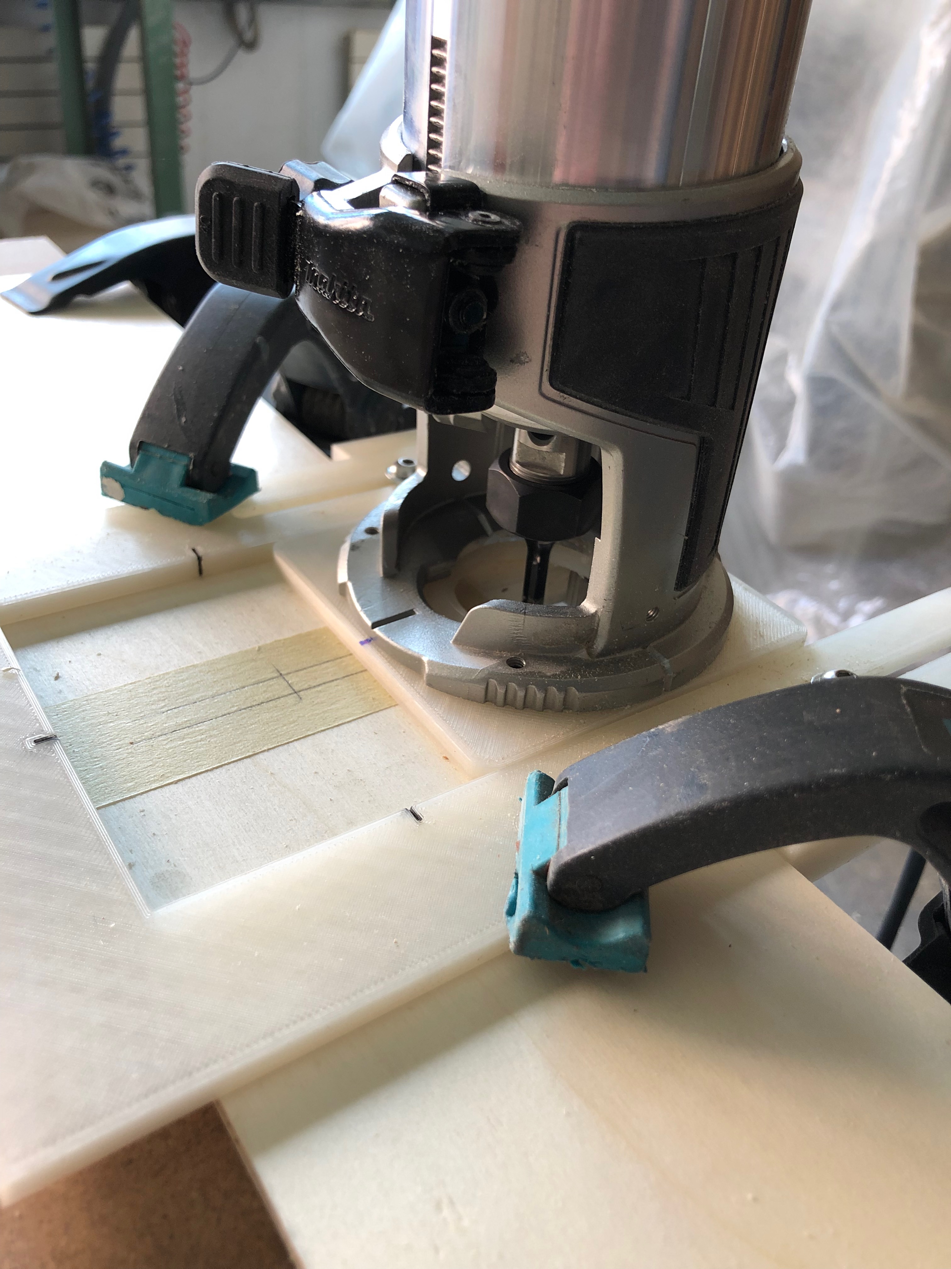 Slot Routing Jig for Makita Router by Jörn Download free STL model