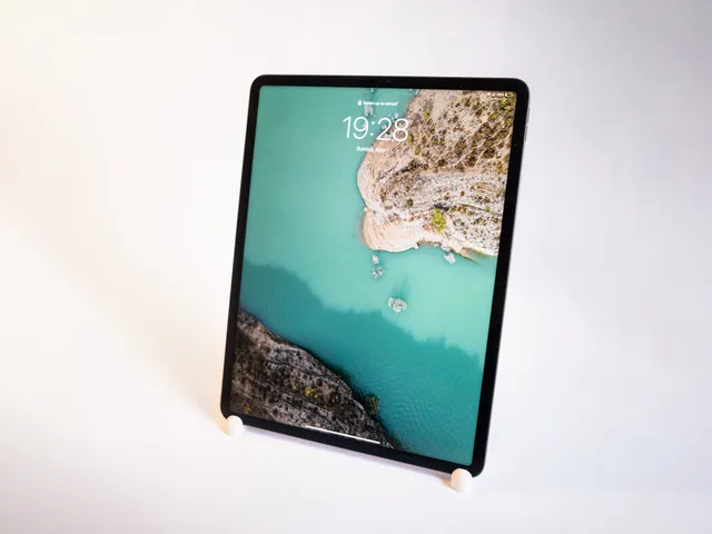 iPad Pro 12.9" Stand