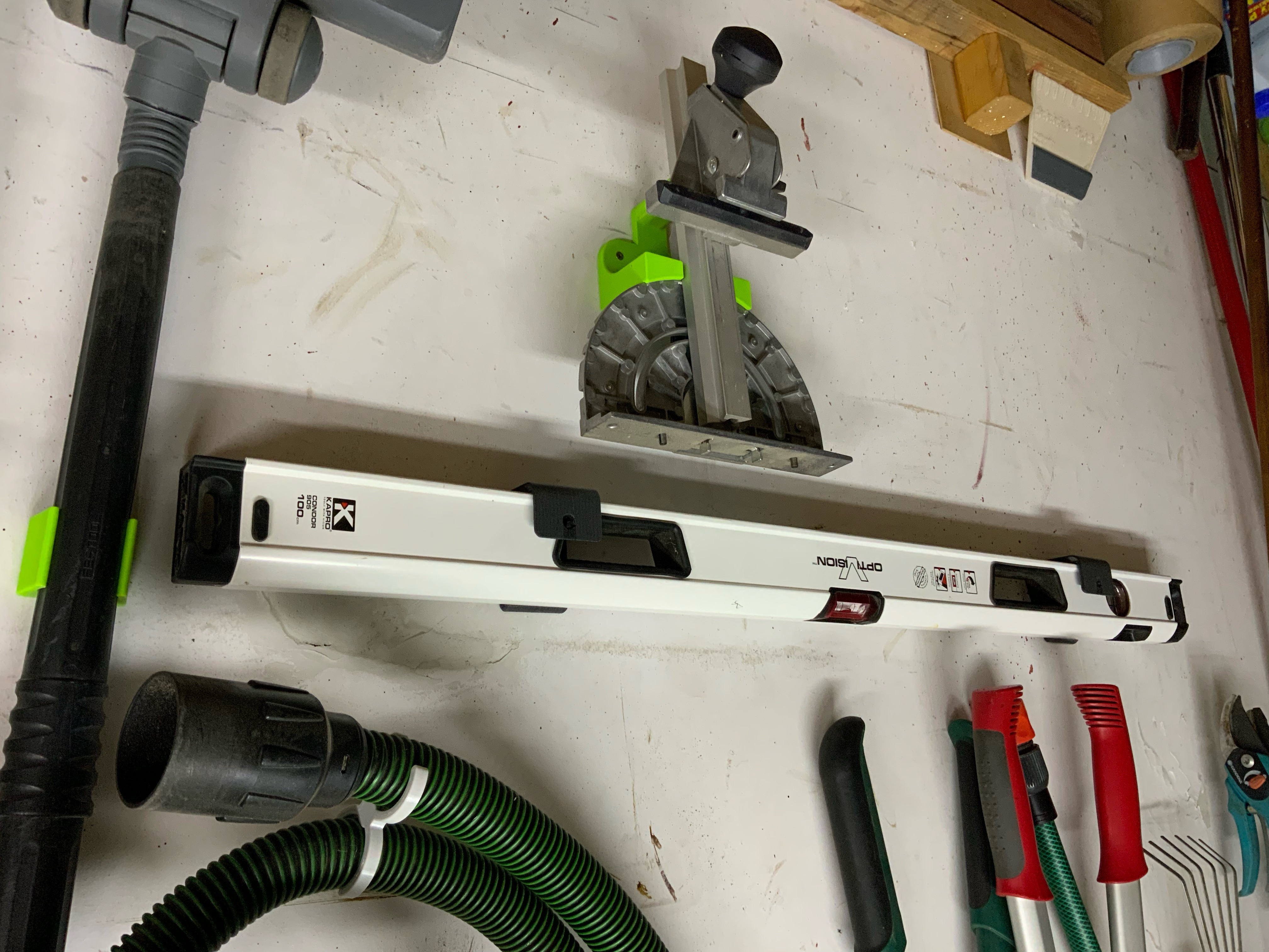 Spirit Level Holder