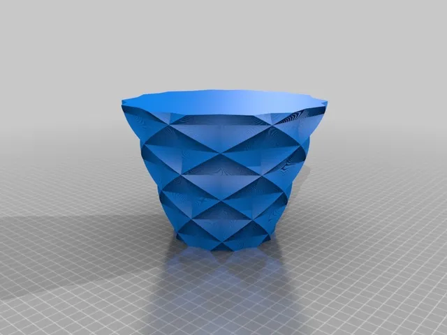 7 Poly Twist Vase v1