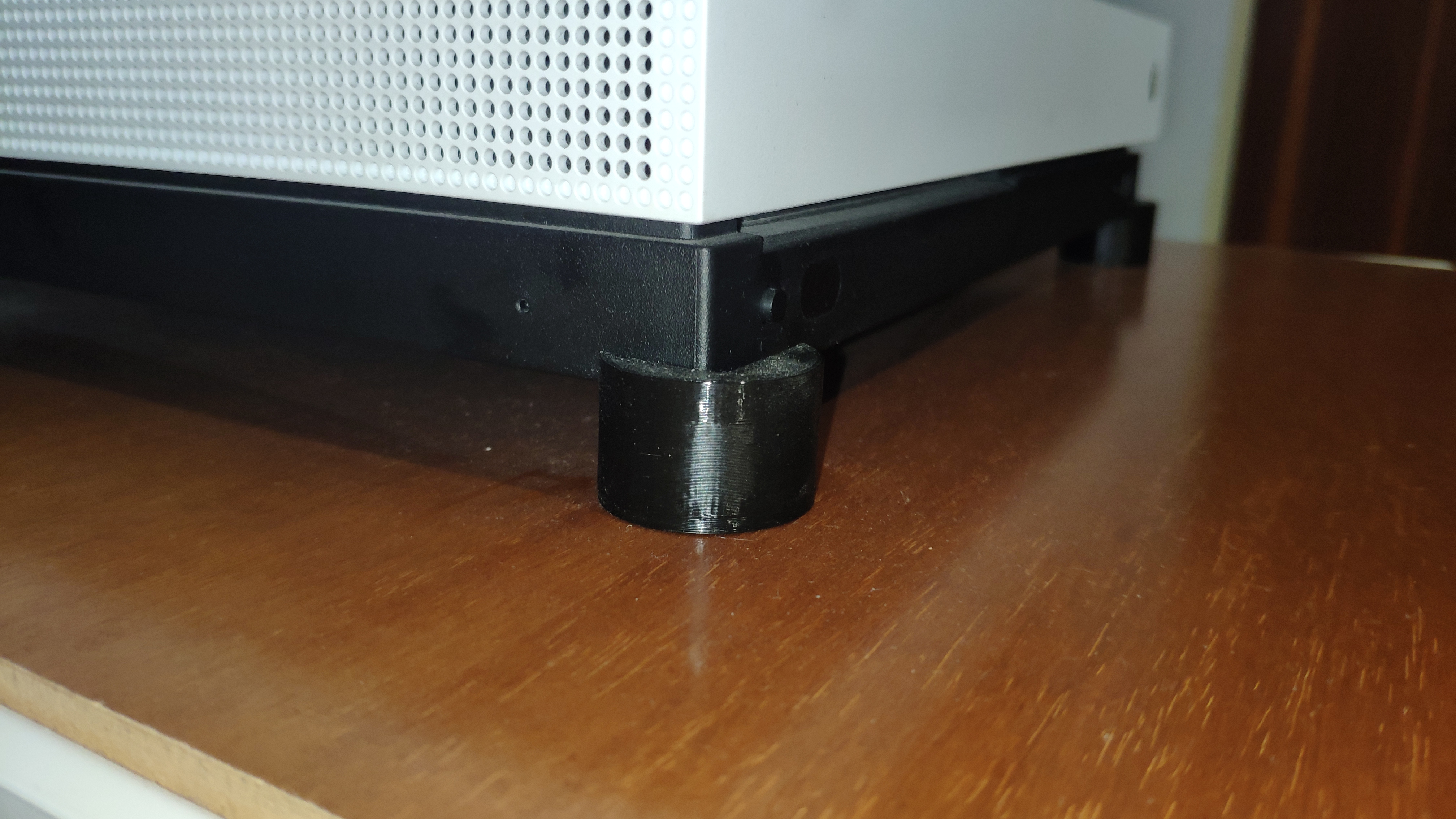 Simple Xbox One/One s stand