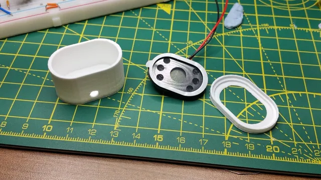 Oval "notebook/tablet" 1W 8ohm speaker housing