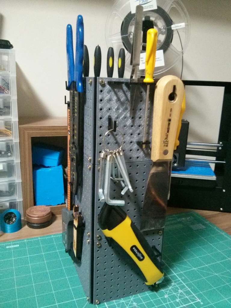 Mini Pegboard Tool Tower by Marcelo Chaves Download free STL model