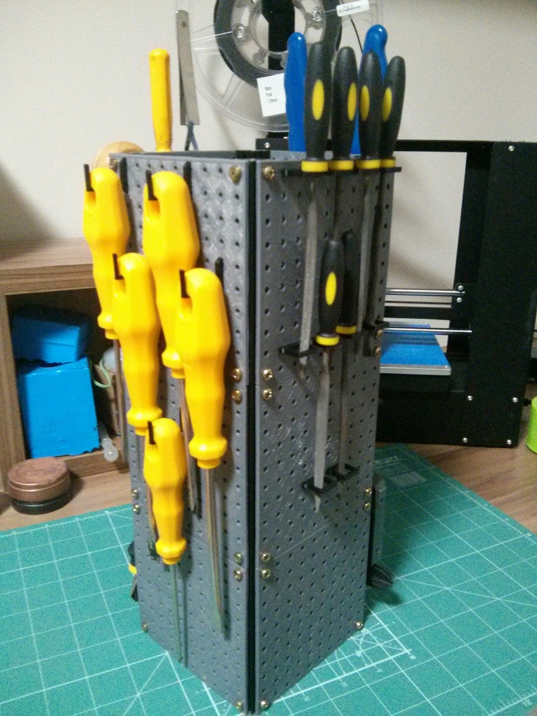 Mini Pegboard Tool Tower by Marcelo Chaves Download free STL model