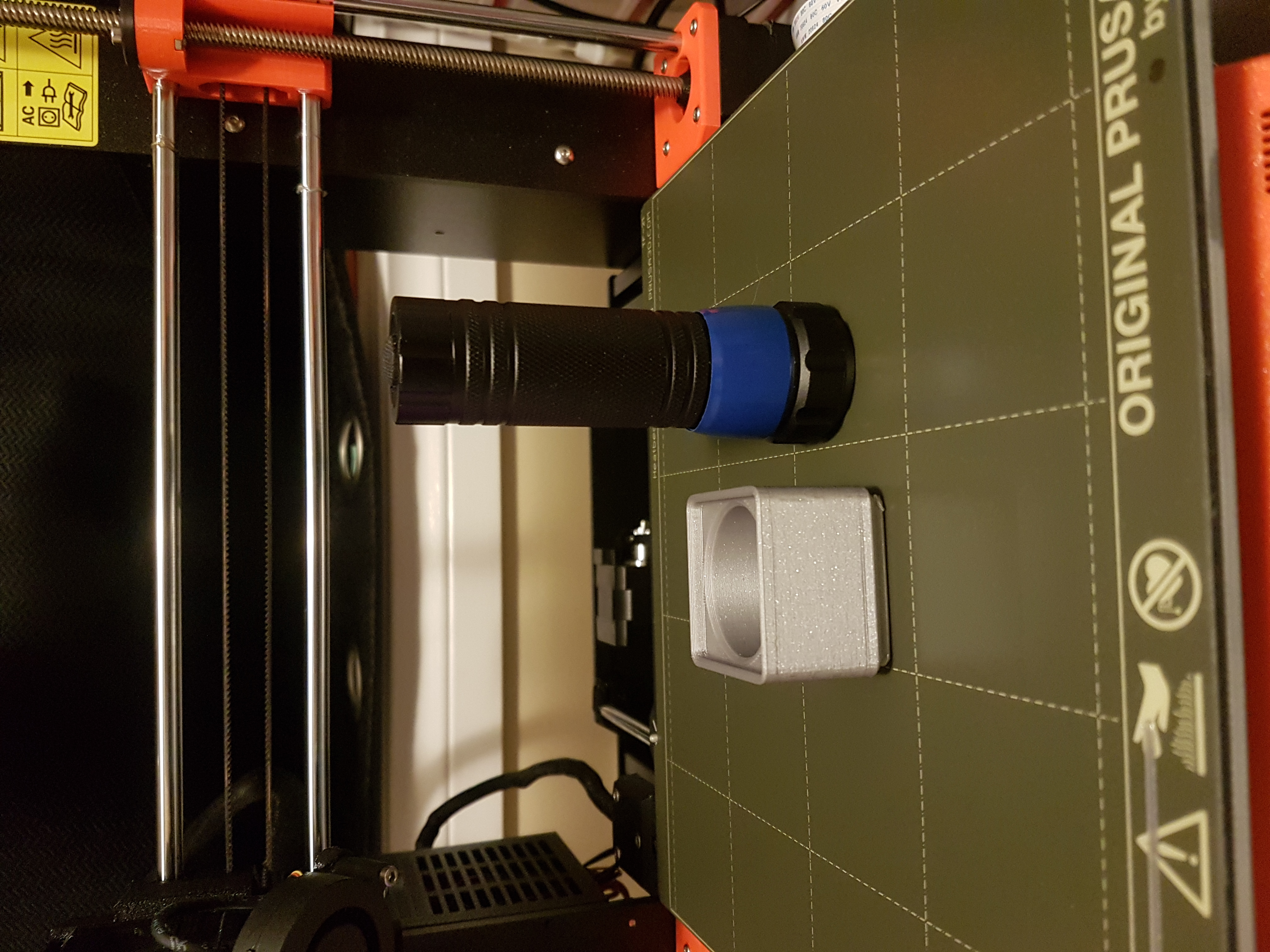UV Flashlight Holder (Gridfinity)