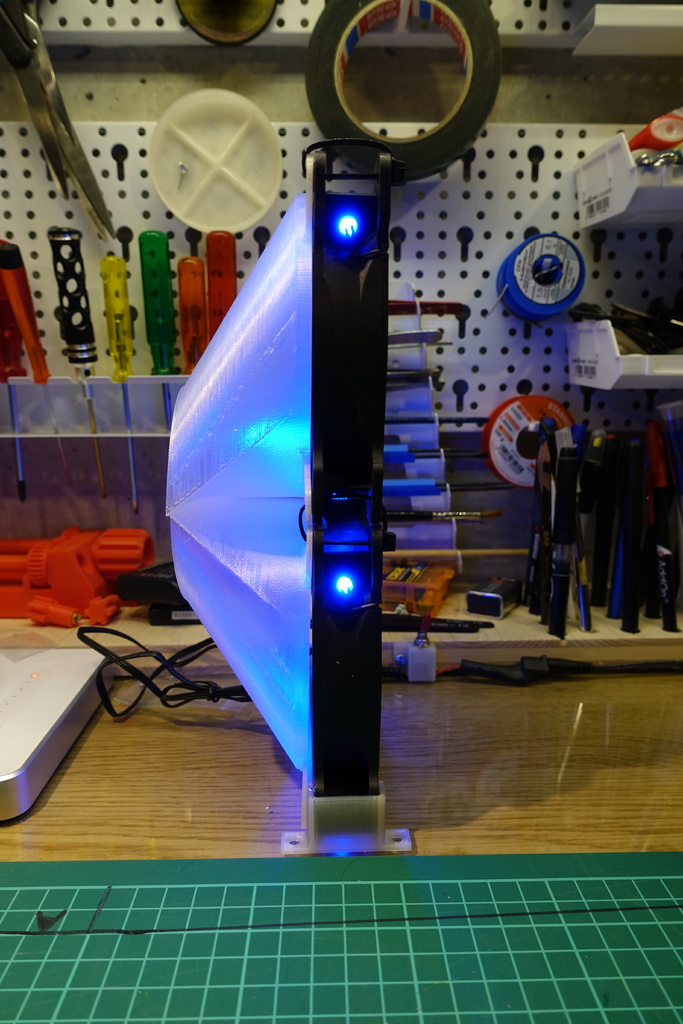 Very Basic solder fan assembly (for 12cm PC fans)