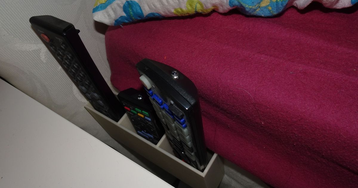 Bedside Kindle & Star Projector remote holder par Divideby0, Téléchargez  gratuitement un modèle STL