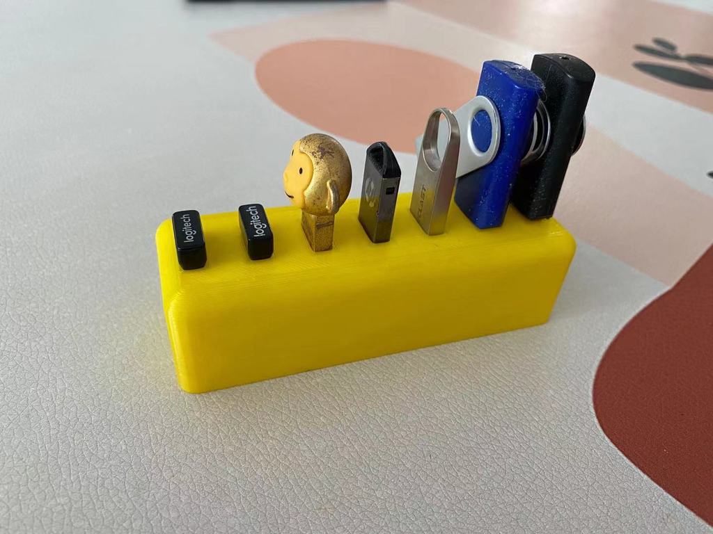 Ordinary Flash drive Holder