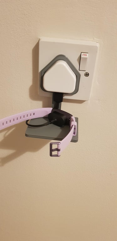 Fitbit Charger Shelf - UK Plug