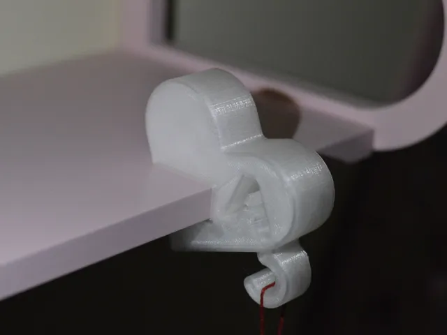 Heart-shaped shelf hook