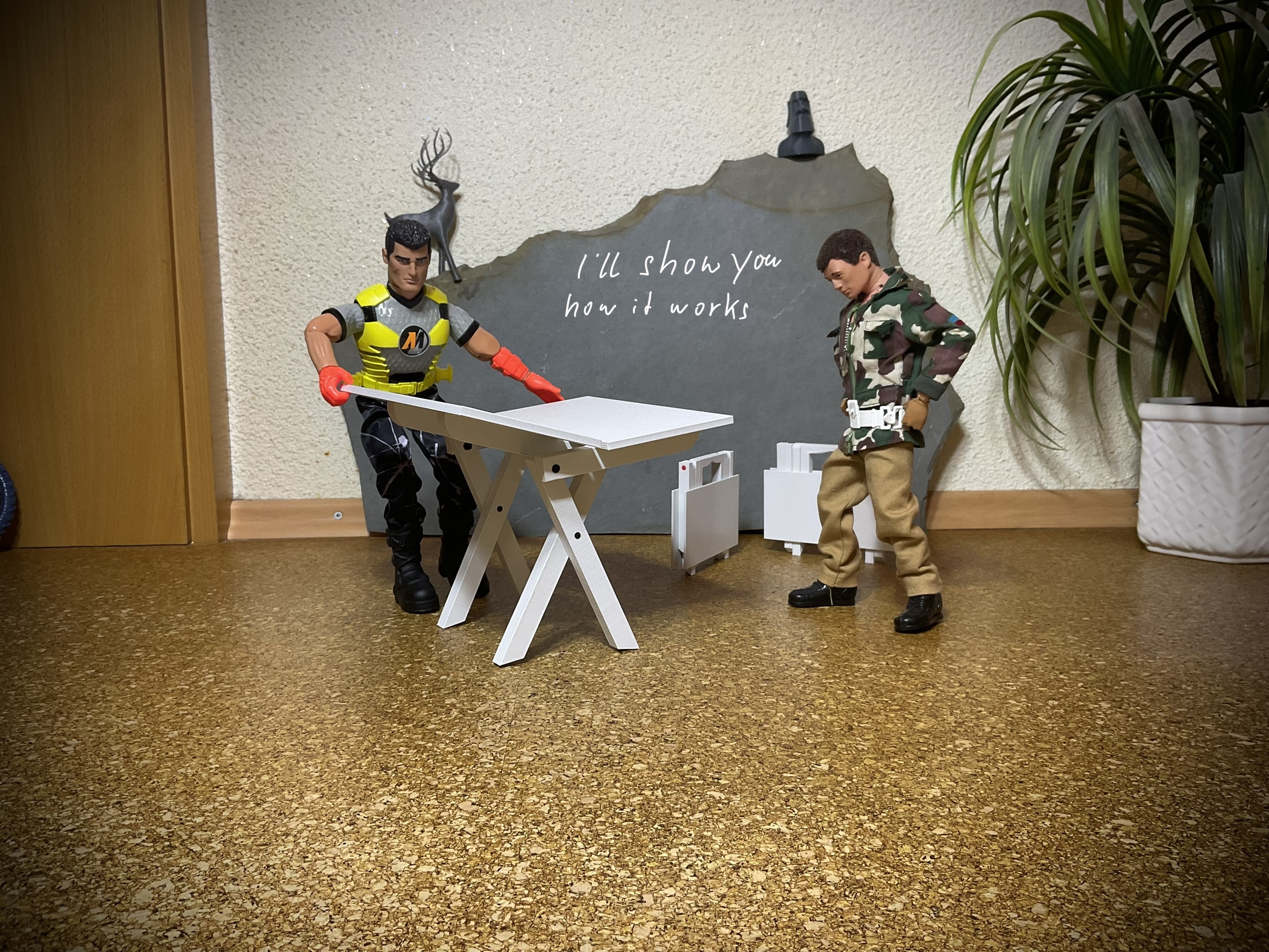 Miniatura 3 do modelo 3D Foldable, scalable and selflocking doll table