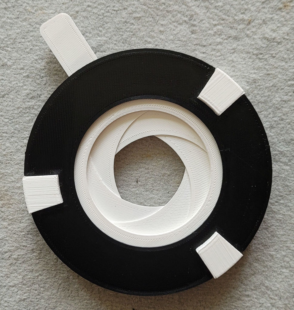 Mechanical iris by Dreamtime24 Download free STL model