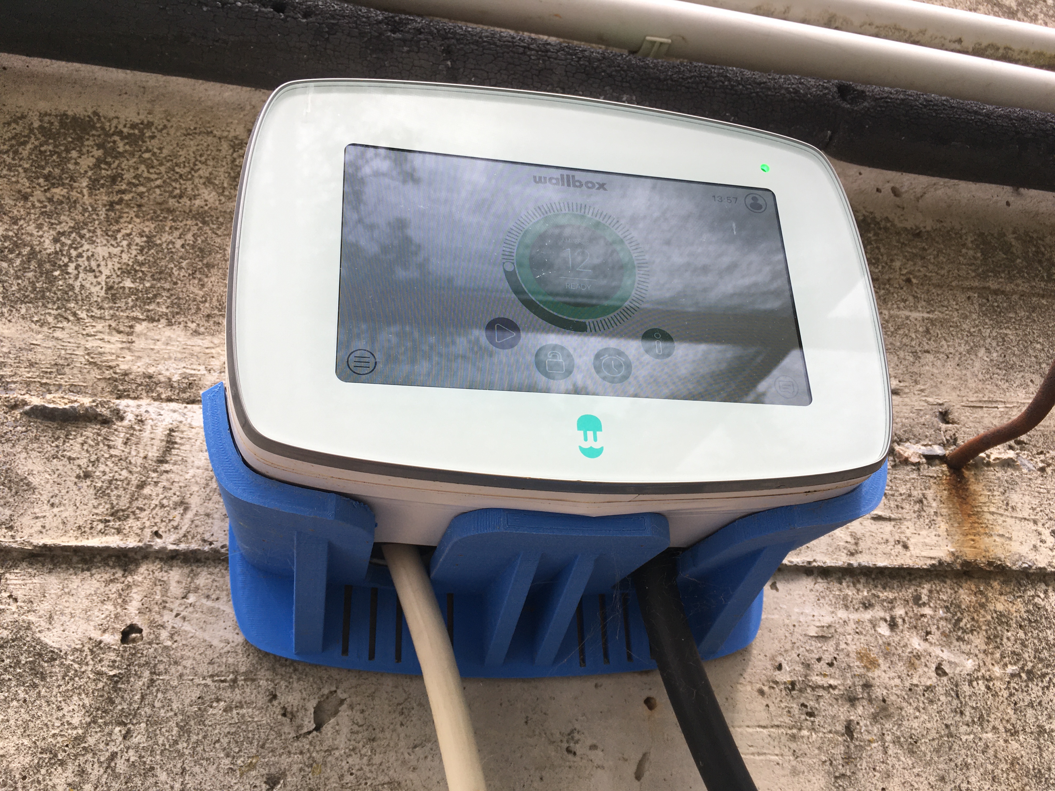 Wallbox Commander 2 wall base