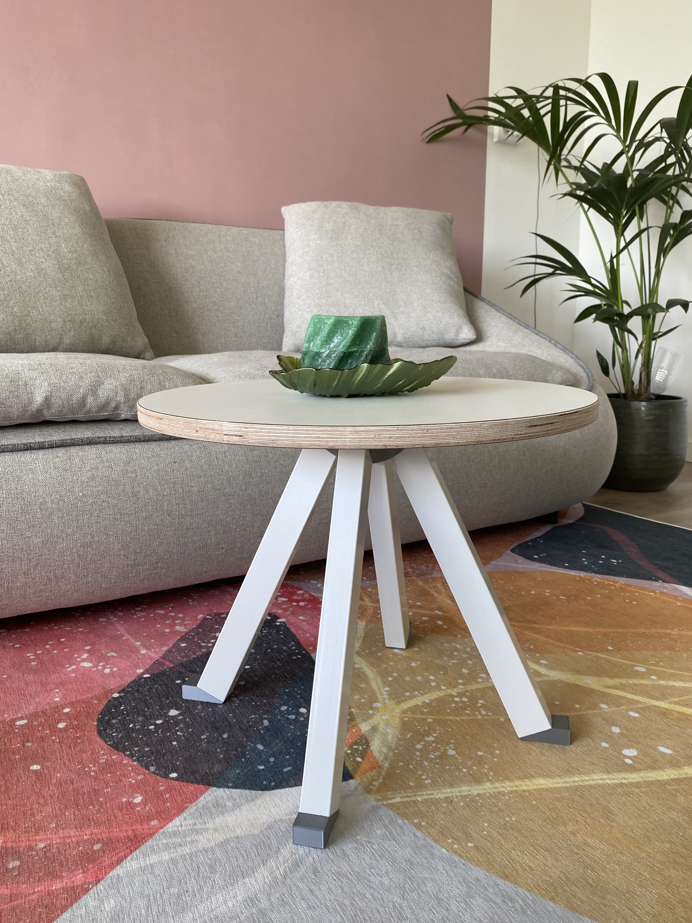 DIY upcycled coffee table — thumbnail 3