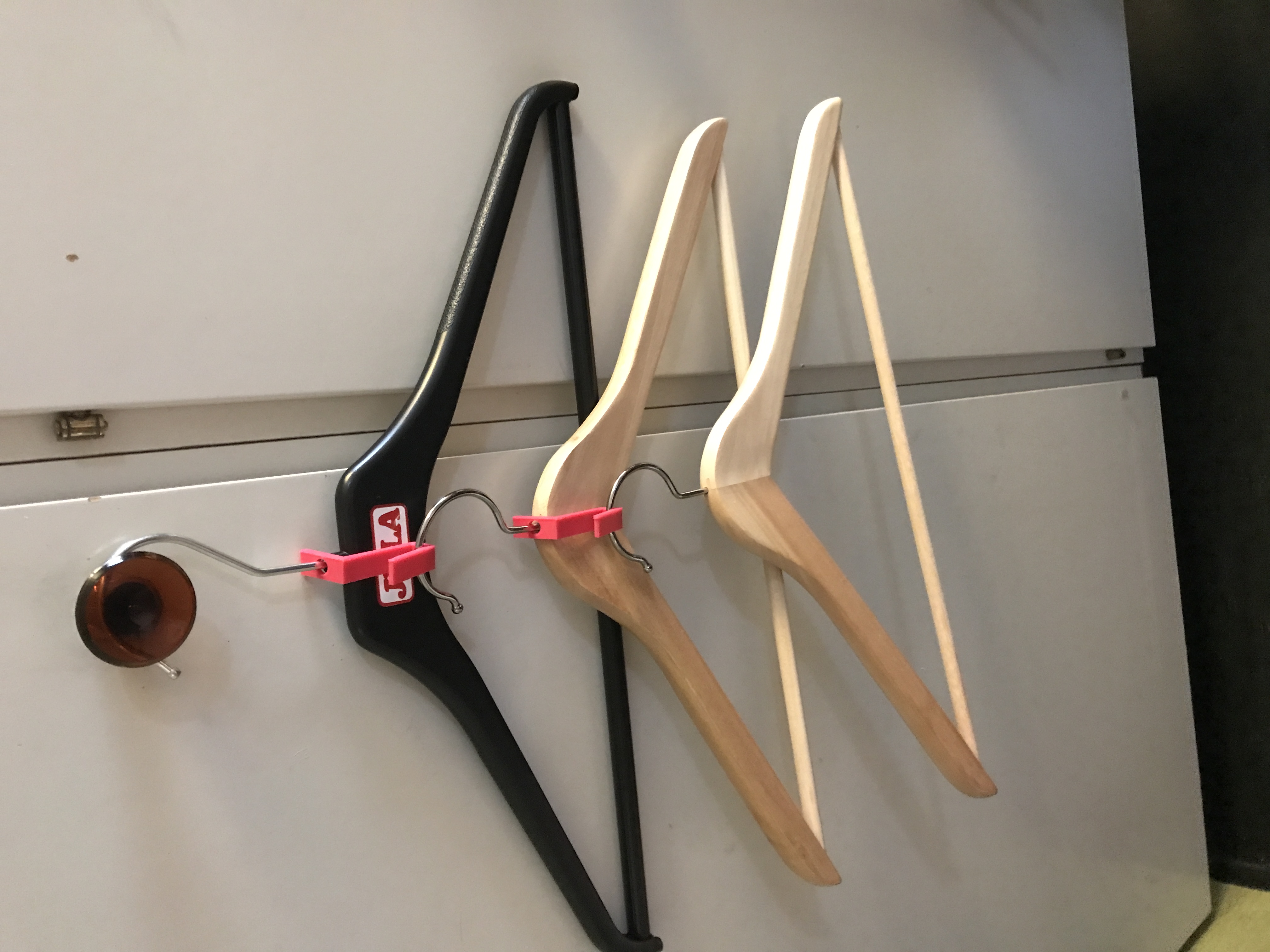 hanger branching clip