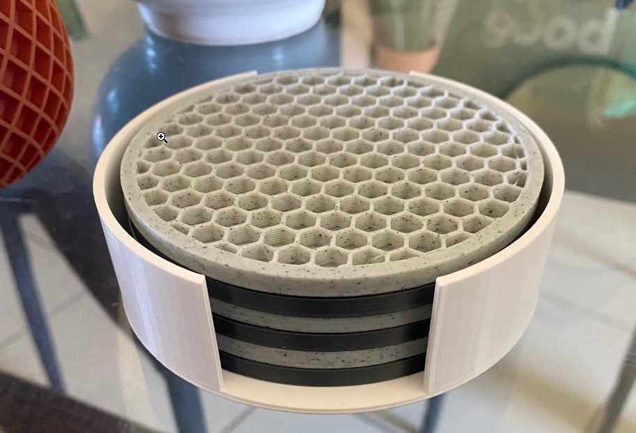 Miniatura 2 do modelo 3D Coasters and Holder