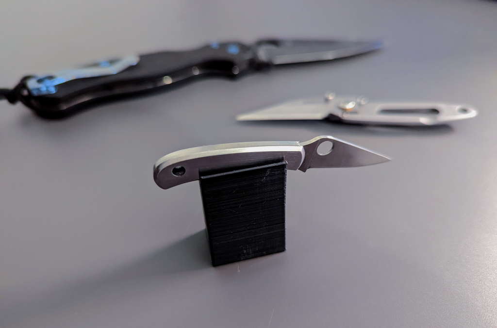 Mini knife stand
