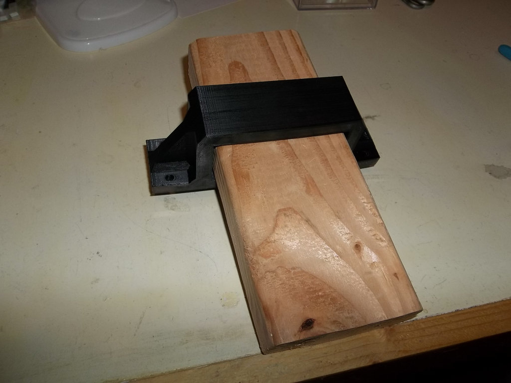 Miniatura 2 do modelo 3D 2x4 Hanger & Bracket