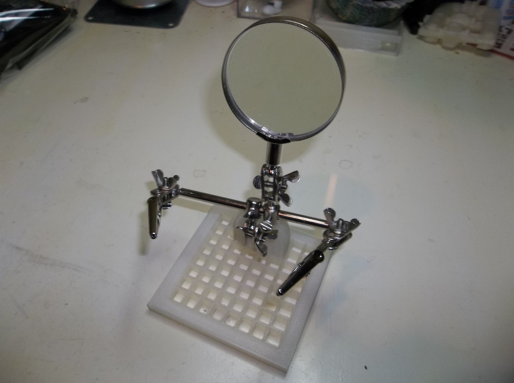 Miniatura 3 do modelo 3D Helping Hand Base