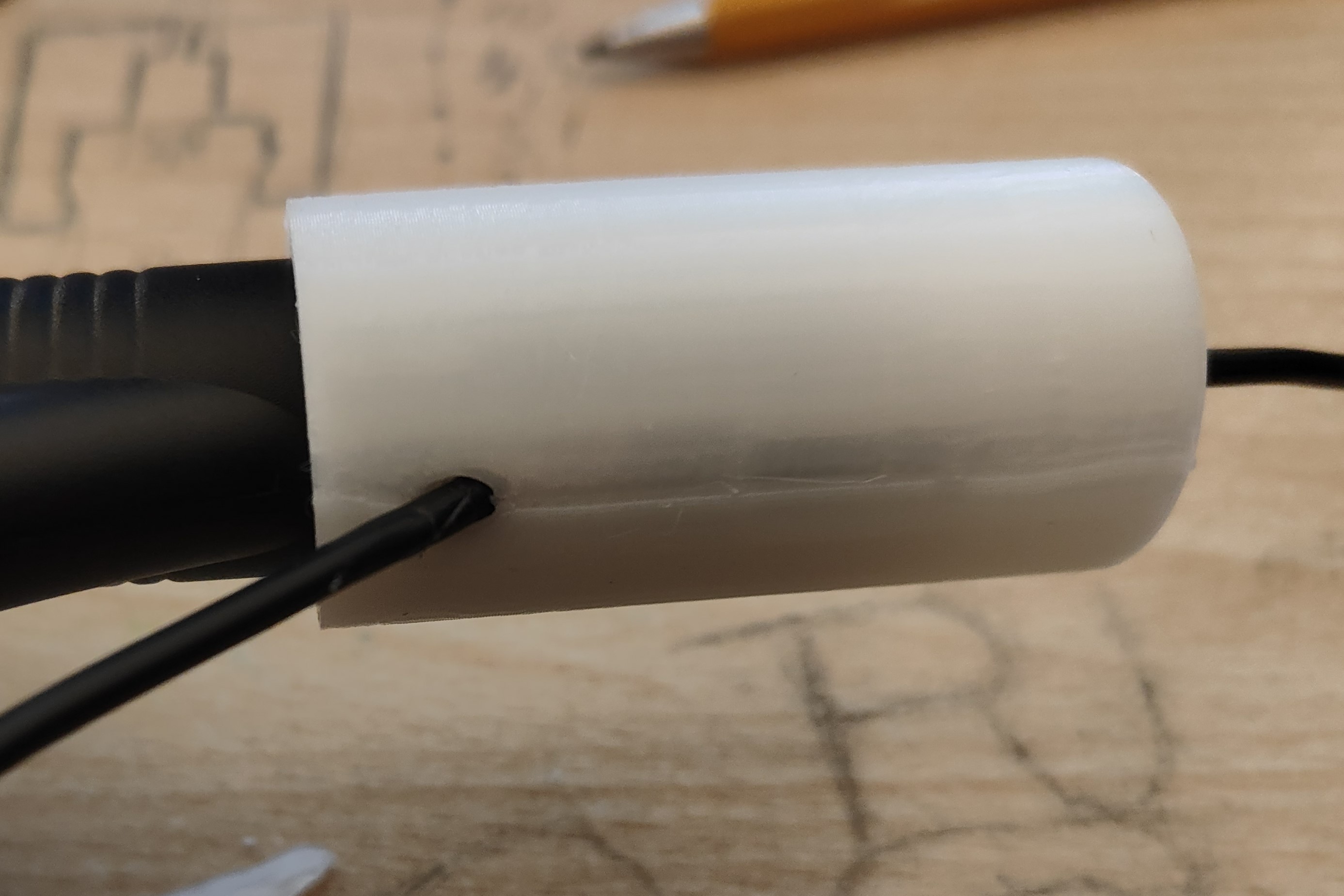 end of cigarette lighter conector (female)