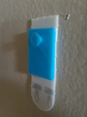 Simple wall hanger