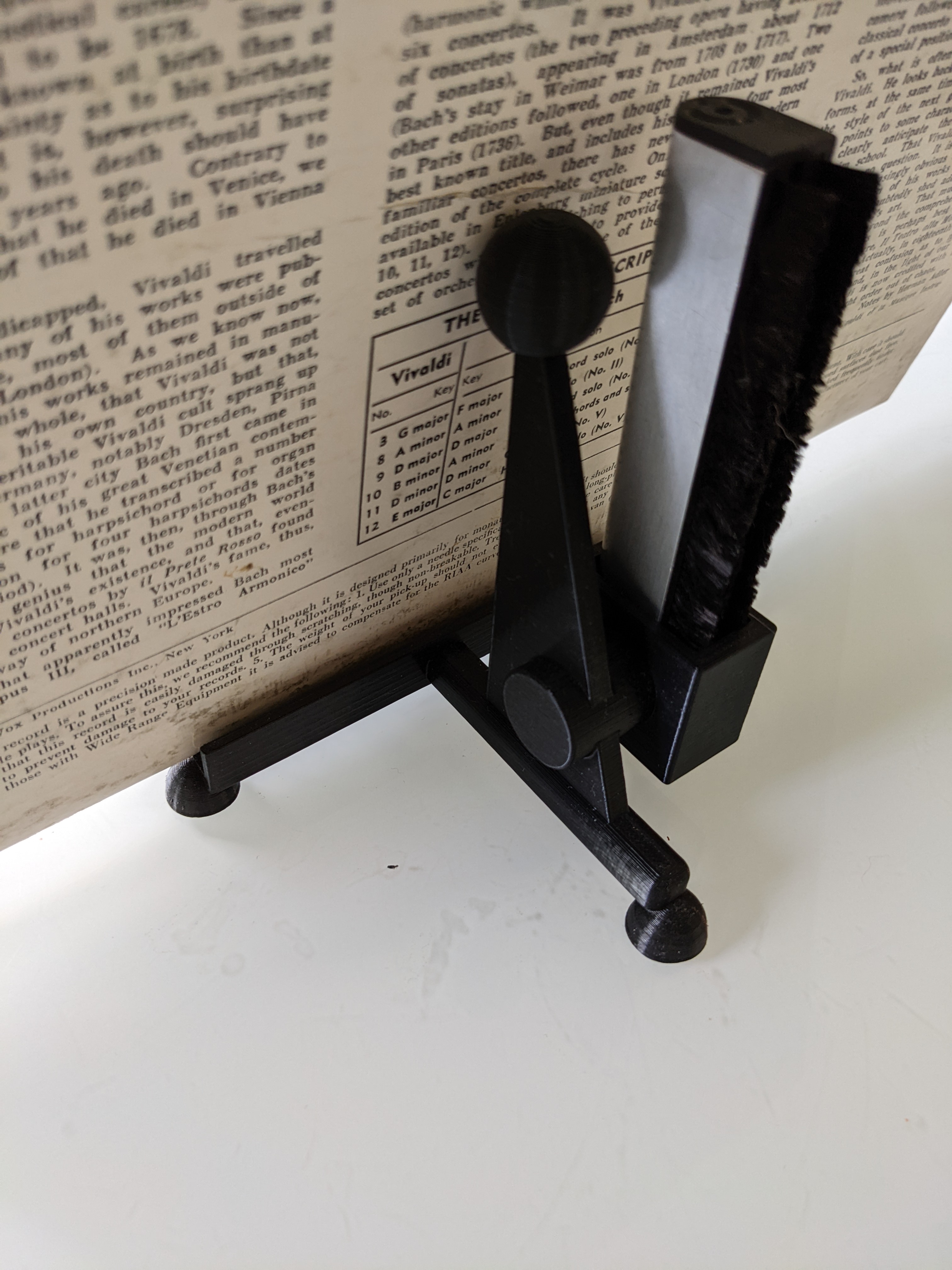 Record Stand / Record Holder With Brush Holder by Fantastic Plastic