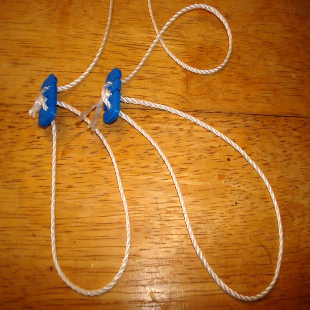 String / twine / cord tensioner with slots for easy use