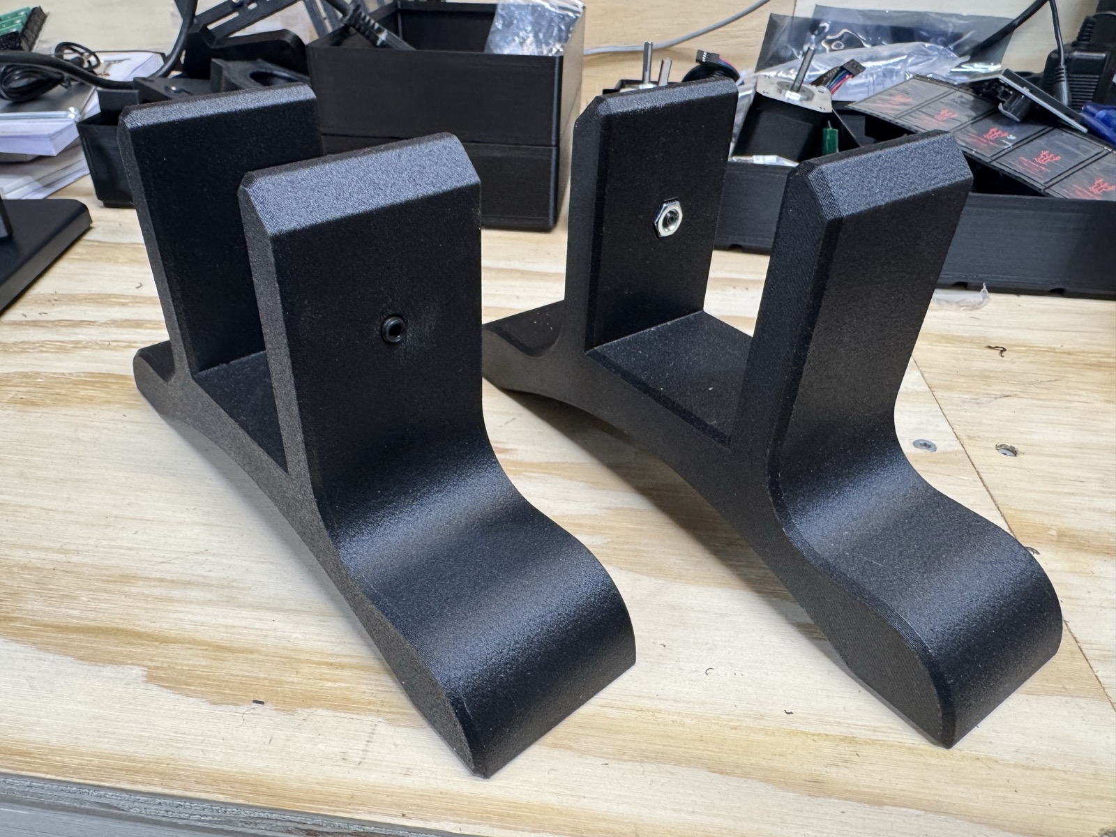 Radiator clamp / feet